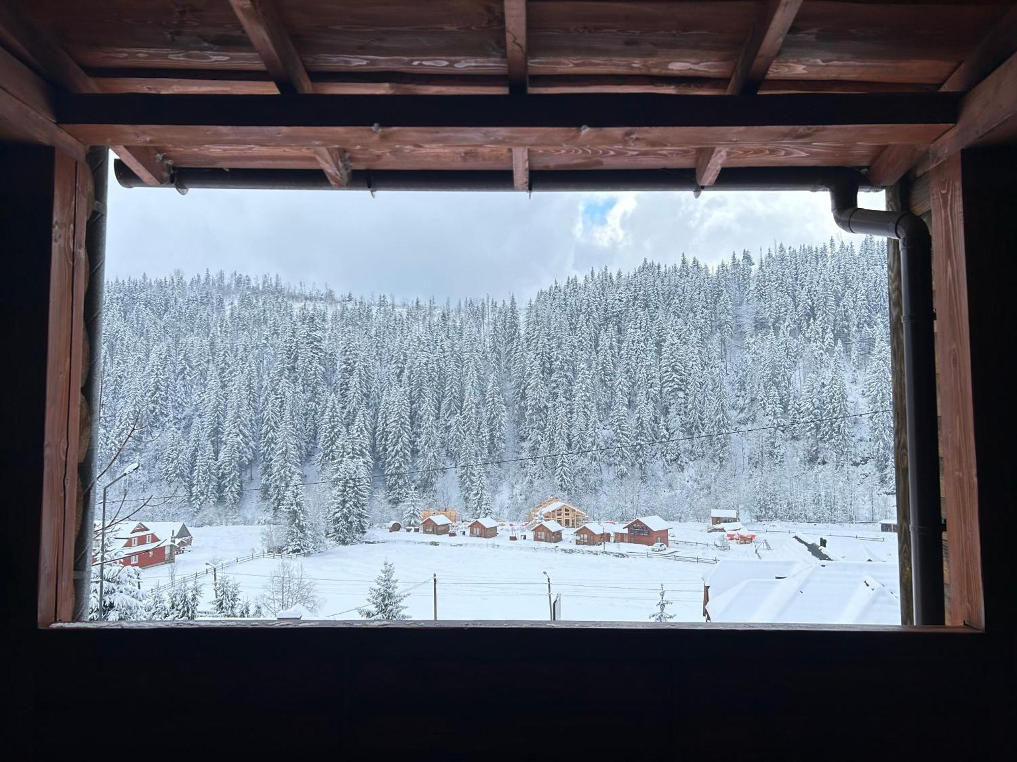 Guest House Kaspiy Bukovel Extérieur photo